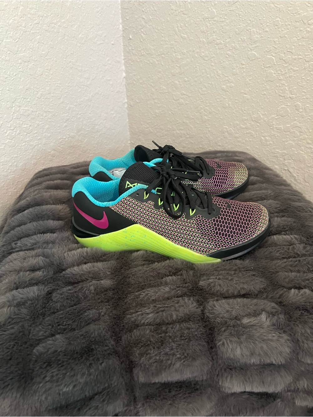 Nike Women’s METCOM Black Pink Teal Neon Yellow Gradient Sneakers